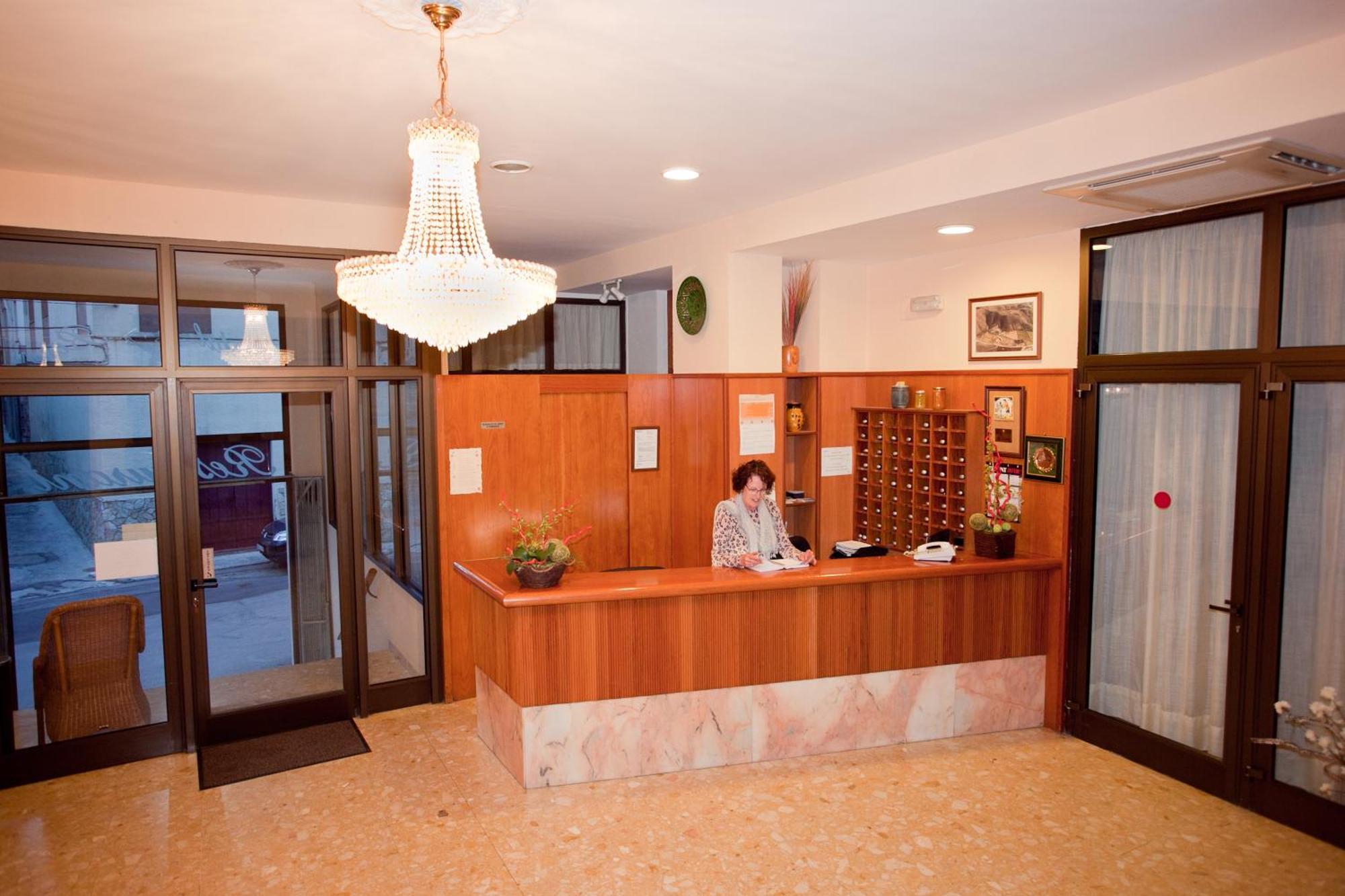 Hotel Beri リャンサ エクステリア 写真